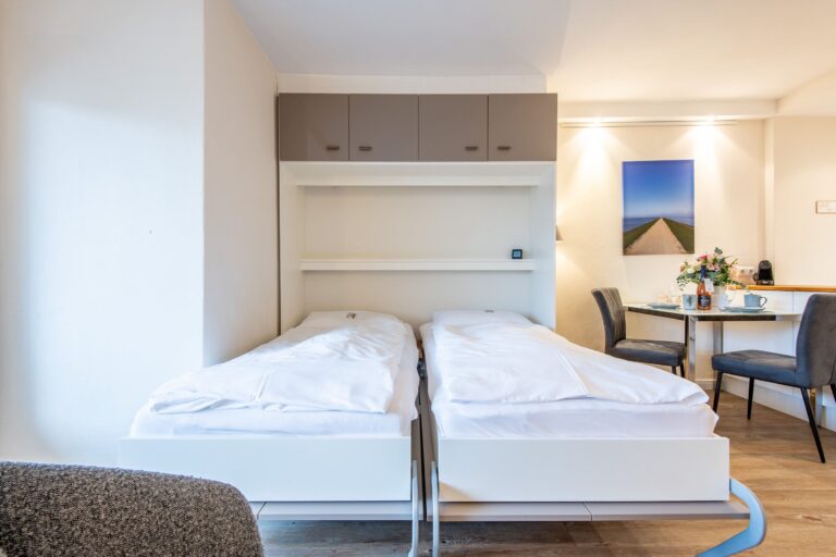 Doppelbett in Ferienwohnung auf Sylt